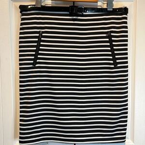Black and‎ White Striped Knee Length Shirt Size 6